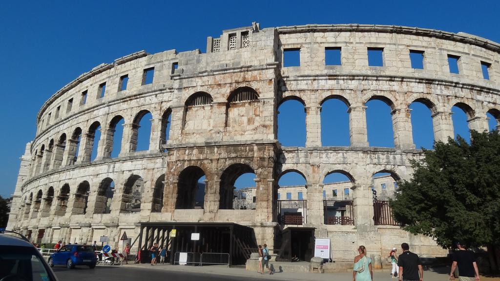 Yellow House Pula Διαμέρισμα Εξωτερικό φωτογραφία